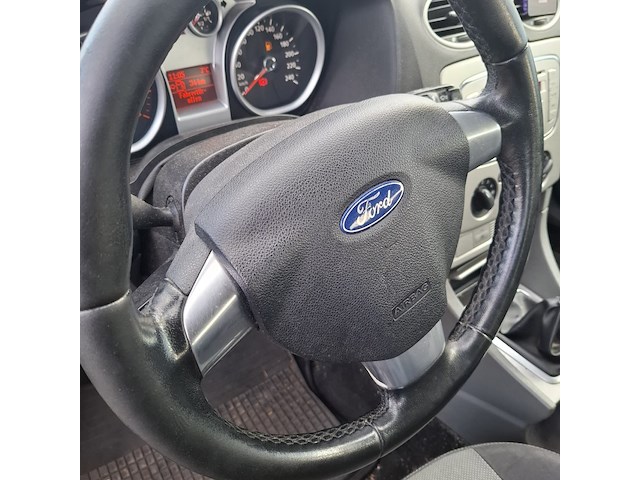 Personenauto ford, focus wagon 1.6, zwart, bouwjaar 2009 - afbeelding 22 van  46