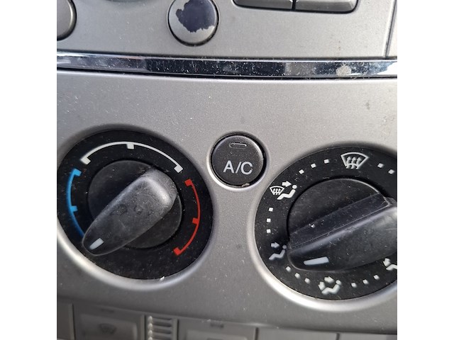 Personenauto ford, focus wagon 1.6, zwart, bouwjaar 2009 - afbeelding 30 van  46