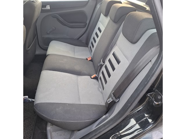 Personenauto ford, focus wagon 1.6, zwart, bouwjaar 2009 - afbeelding 33 van  46