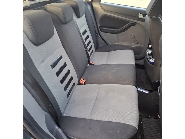 Personenauto ford, focus wagon 1.6, zwart, bouwjaar 2009 - afbeelding 37 van  46