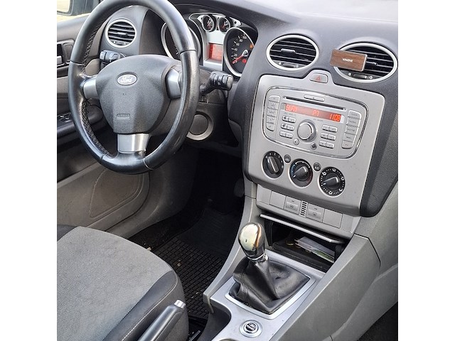 Personenauto ford, focus wagon 1.6, zwart, bouwjaar 2009 - afbeelding 38 van  46