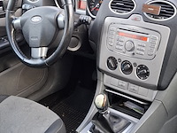 Personenauto ford, focus wagon 1.6, zwart, bouwjaar 2009 - afbeelding 38 van  46