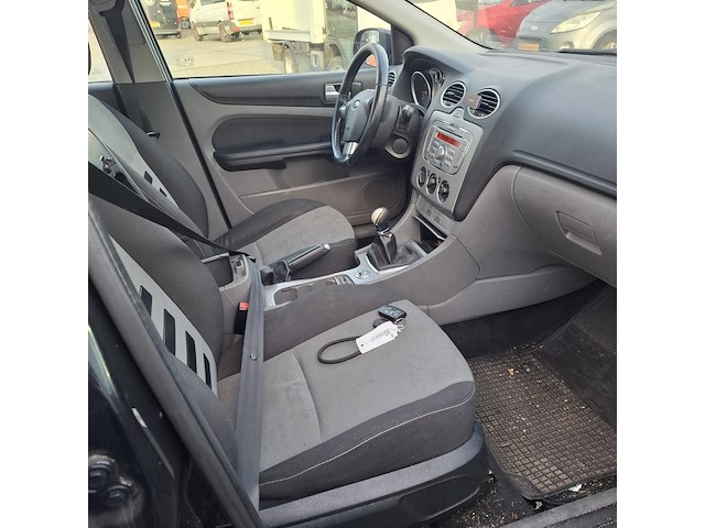 Personenauto ford, focus wagon 1.6, zwart, bouwjaar 2009 - afbeelding 39 van  46