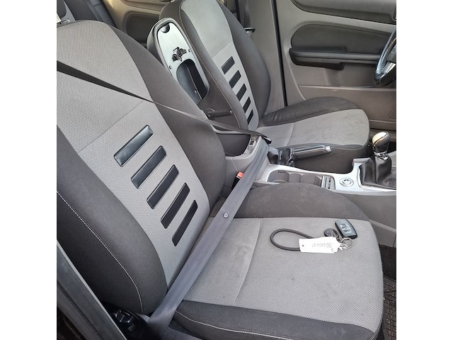 Personenauto ford, focus wagon 1.6, zwart, bouwjaar 2009 - afbeelding 40 van  46