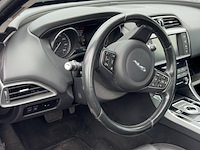 Personenauto, jaguar, xe, 2.0 d prestige, 2015 - afbeelding 2 van  17