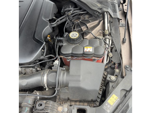 Personenauto, jaguar, xe, 2.0 d prestige, 2015 - afbeelding 9 van  17
