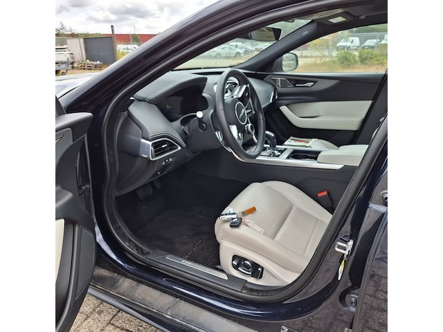 Personenauto, jaguar, xe, 2.0 p250 r-dynamic hse, 2020 - afbeelding 28 van  78