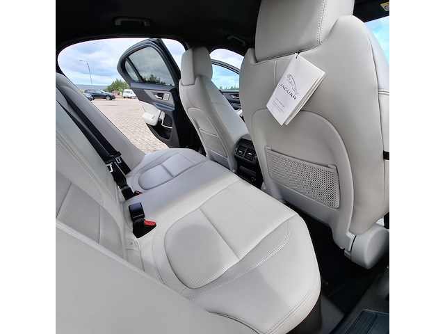 Personenauto, jaguar, xe, 2.0 p250 r-dynamic hse, 2020 - afbeelding 43 van  78