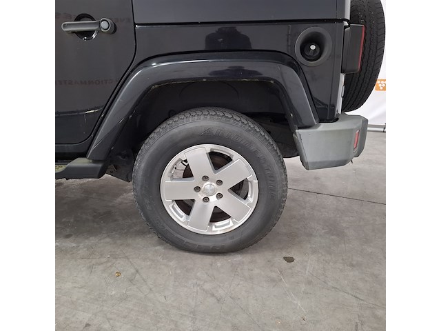 Personenauto, jeep, wrangler - afbeelding 4 van  44