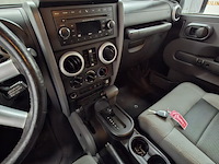 Personenauto, jeep, wrangler - afbeelding 21 van  44