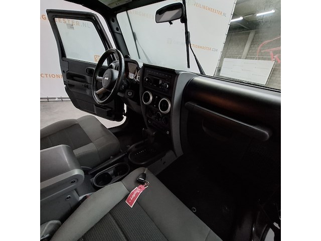 Personenauto, jeep, wrangler - afbeelding 29 van  44