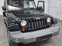 Personenauto, jeep, wrangler - afbeelding 38 van  44