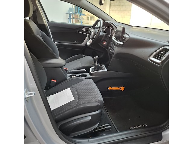 Personenauto, kia, ceed - 1.6 crdi dynamicline - afbeelding 14 van  26