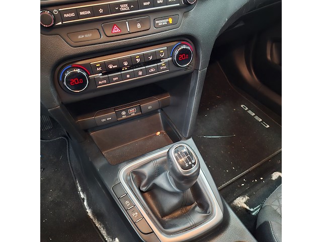 Personenauto, kia, ceed, 2019 - afbeelding 18 van  49