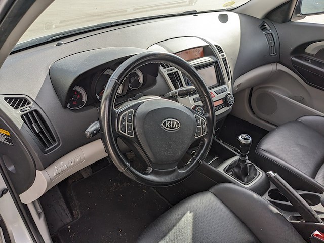 Personenauto, kia, cee'd sporty wagon 2.0 cvvt x-clusive, 2009 - afbeelding 36 van  37