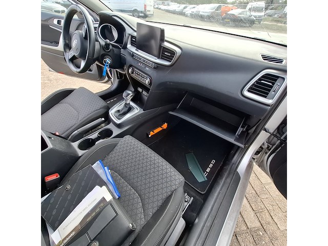 Personenauto, kia, ceed - afbeelding 17 van  40