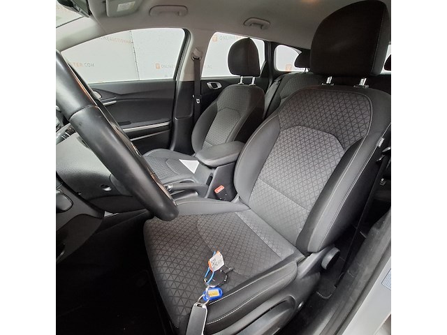 Personenauto, kia, ceed - afbeelding 15 van  51