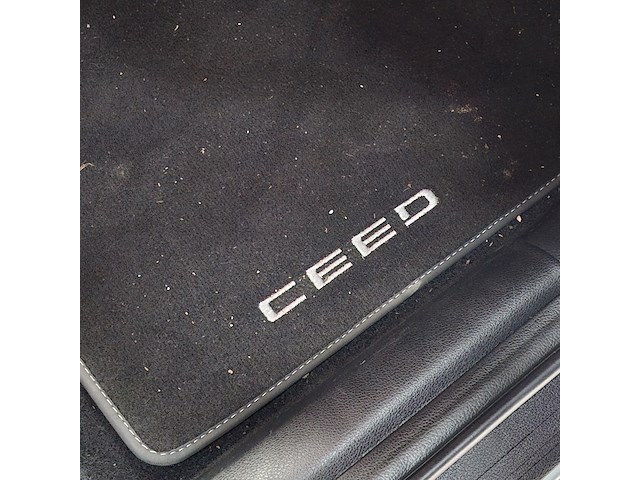 Personenauto, kia, ceed - afbeelding 39 van  60