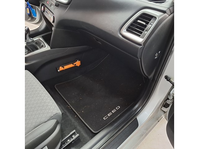 Personenauto, kia, ceed - afbeelding 40 van  60