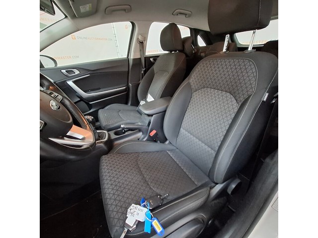 Personenauto, kia, ceed - afbeelding 18 van  58
