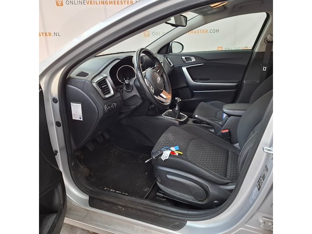 Personenauto, kia, ceed - afbeelding 17 van  58