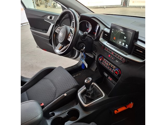 Personenauto, kia, ceed - afbeelding 40 van  62