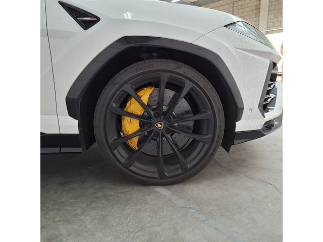 Personenauto, lamborghini, urus - afbeelding 11 van  75