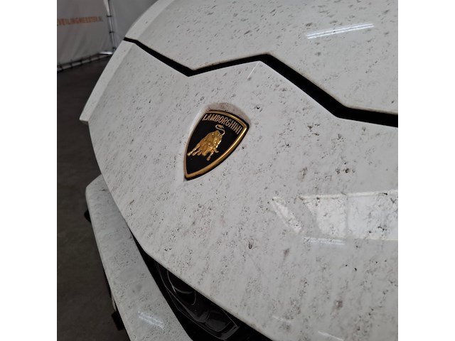 Personenauto, lamborghini, urus - afbeelding 22 van  75