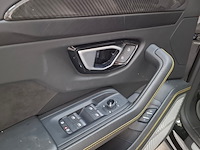Personenauto, lamborghini, urus - afbeelding 25 van  75