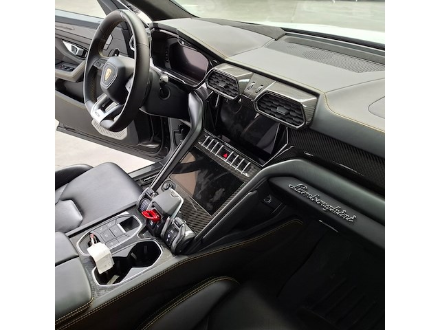 Personenauto, lamborghini, urus - afbeelding 48 van  75