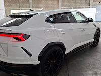 Personenauto, lamborghini, urus - afbeelding 74 van  75
