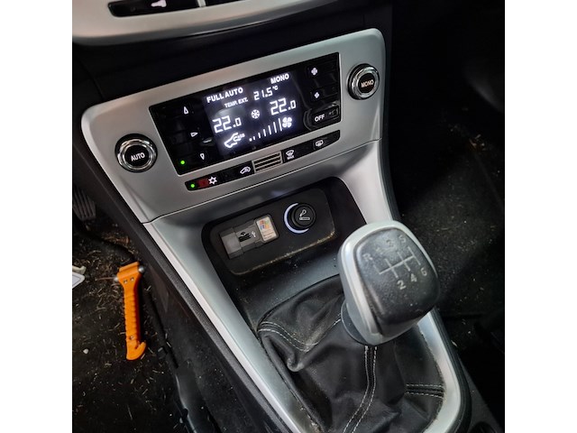 Personenauto, lancia, delta, 1.4-16v oro, 2010 - afbeelding 30 van  59
