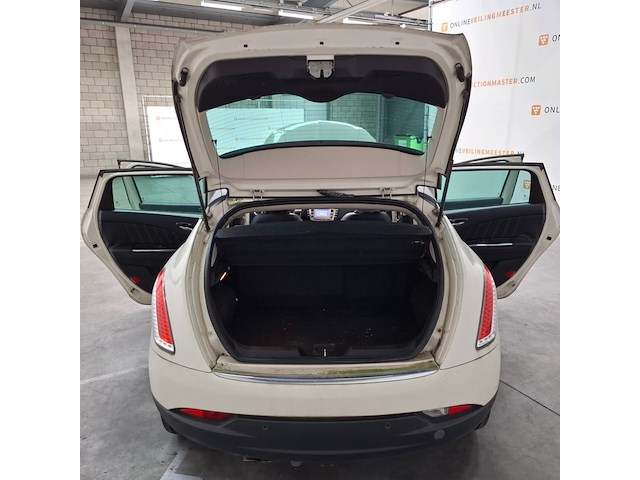 Personenauto, lancia, delta, 1.4-16v oro, 2010 - afbeelding 36 van  59