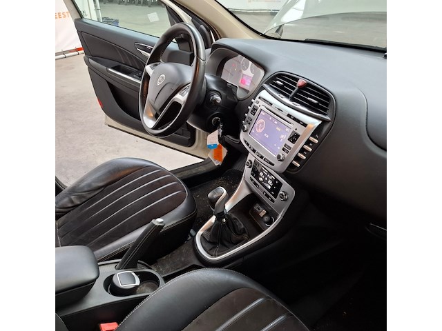 Personenauto, lancia, delta, 1.4-16v oro, 2010 - afbeelding 41 van  59