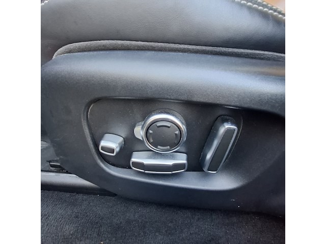 Personenauto land rover, velar 3.0 v6 awd, zwart, bouwjaar 2017 - afbeelding 27 van  74