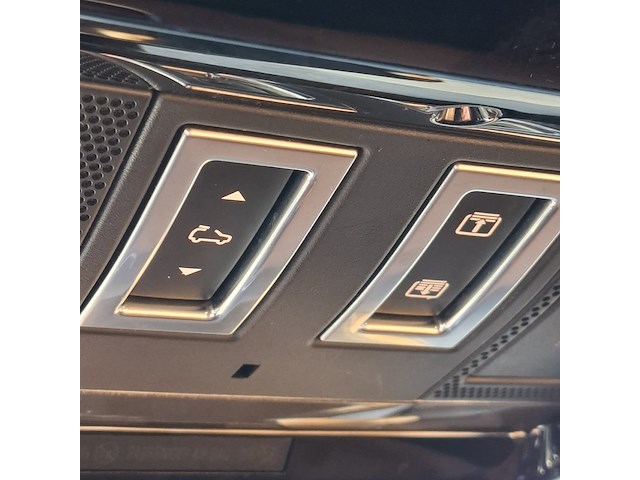 Personenauto land rover, velar 3.0 v6 awd, zwart, bouwjaar 2017 - afbeelding 68 van  74