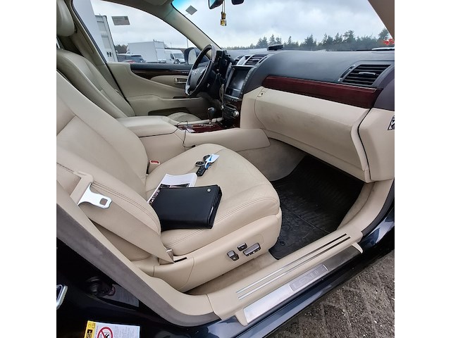 Personenauto lexus, ls460, grijs, bouwjaar 2011 - afbeelding 31 van  41