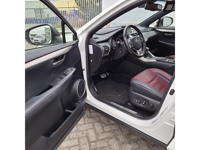 Personenauto lexus, nx 300h awd, wit, bouwjaar 2016 - afbeelding 16 van  53