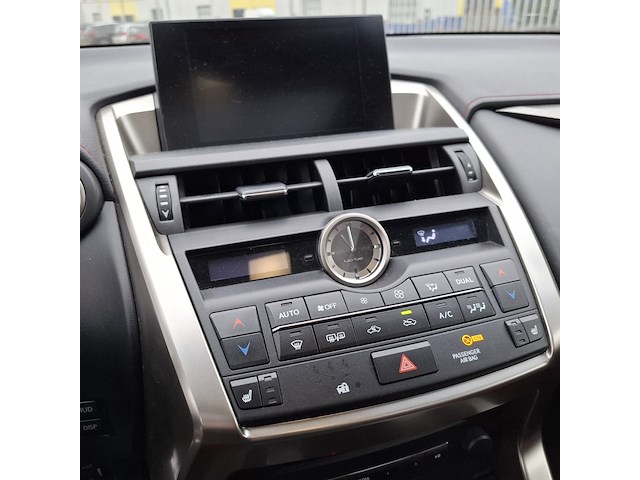 Personenauto lexus, nx 300h awd, wit, bouwjaar 2016 - afbeelding 26 van  53