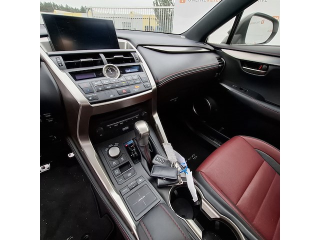 Personenauto lexus, nx 300h awd, wit, bouwjaar 2016 - afbeelding 28 van  53