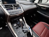 Personenauto lexus, nx 300h awd, wit, bouwjaar 2016 - afbeelding 28 van  53