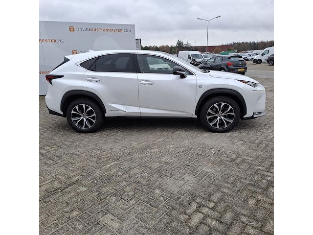 Personenauto lexus, nx 300h awd, wit, bouwjaar 2016 - afbeelding 34 van  53