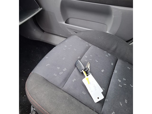 Personenauto, mazda, 2, 1.4 exclusive, 2004 - afbeelding 2 van  13