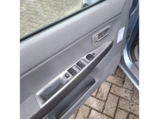 Personenauto, mazda, 2, 1.4 exclusive, 2004 - afbeelding 5 van  13