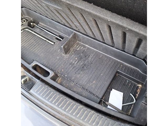 Personenauto mazda, 5 1.8, grijs, bouwjaar 2007 - afbeelding 42 van  56