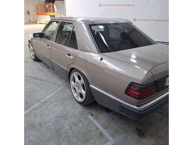 Personenauto, mercedes-benz, 200-500 (w124), 260 e, bruin, 1986 - afbeelding 53 van  55