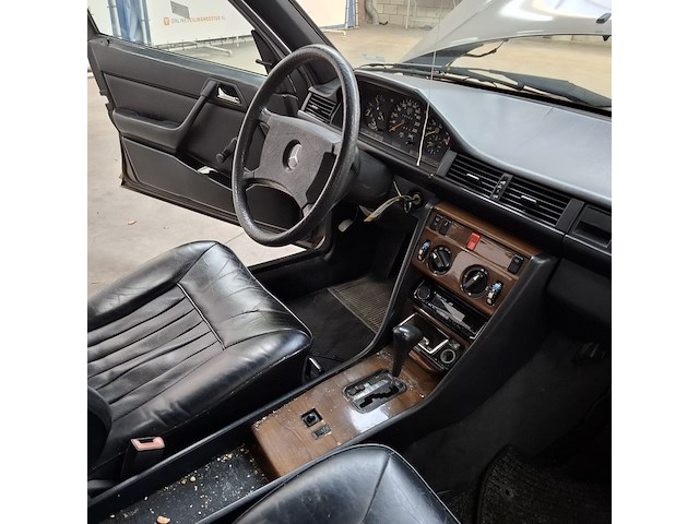 Personenauto, mercedes-benz, 200-500 (w124), 260 e, bruin, 1986 - afbeelding 35 van  55