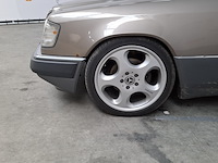 Personenauto, mercedes-benz, 200-500 (w124), 260 e, bruin, 1986 - afbeelding 55 van  55
