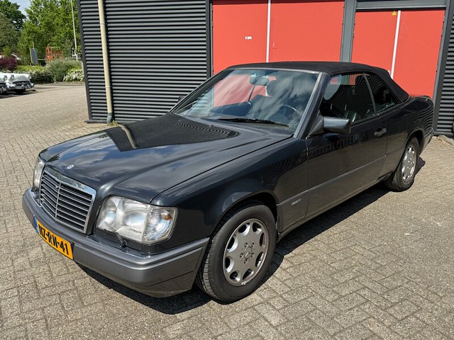 Personenauto, mercedes-benz, 200-500 (w124), 300 ce, zwart, 1986 - afbeelding 19 van  29