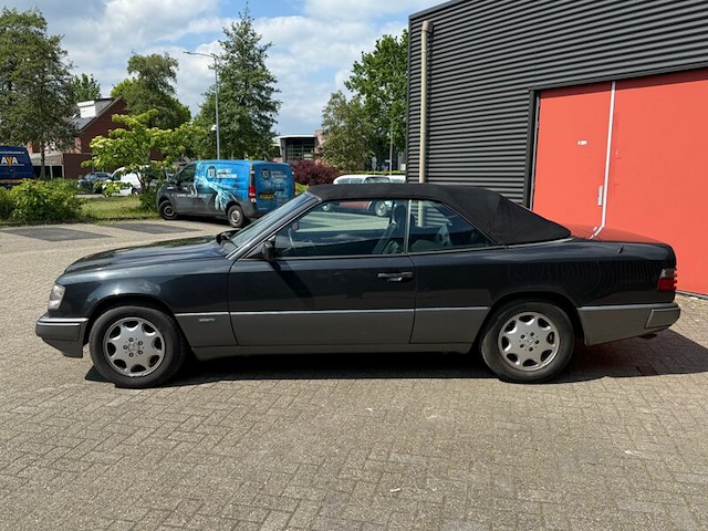 Personenauto, mercedes-benz, 200-500 (w124), 300 ce, zwart, 1986 - afbeelding 20 van  29